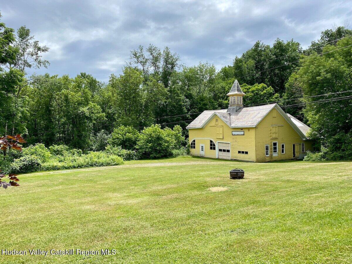 31 Mapletown Road Hoosick Falls, NY 12090 - Photo 4 of 35 4. 6c307316-f61b-4dd0-ac3e-23ccff61d4e8
