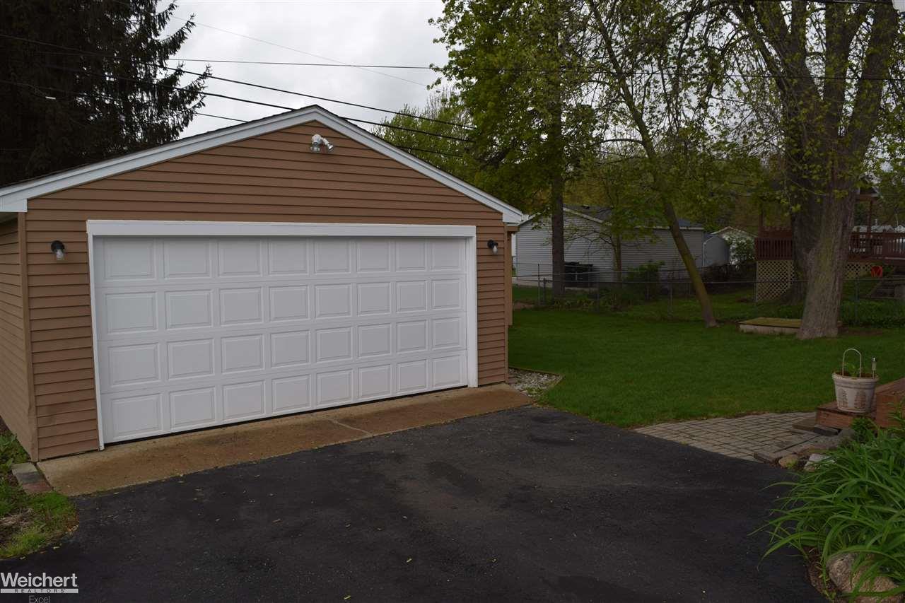 3490 Emmons Avenue Rochester Hills, MI 48307 - Photo 6 of 38