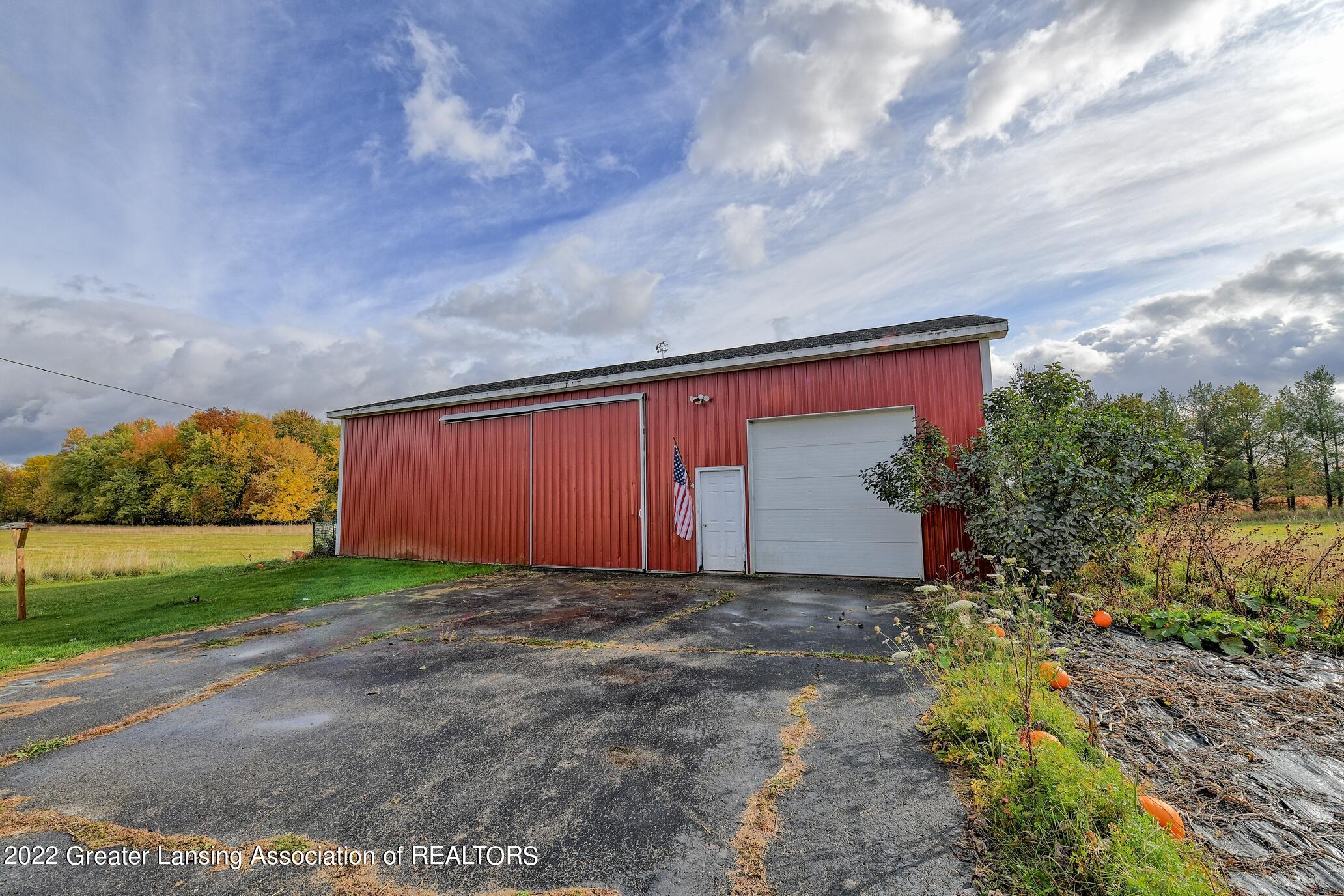 11205 South Bauer Road Eagle, MI 48822 - Photo 30 of 50 Pole Barn