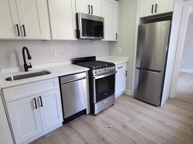 168 Endicott Street Boston, MA 02113 - Photo 2 of 7