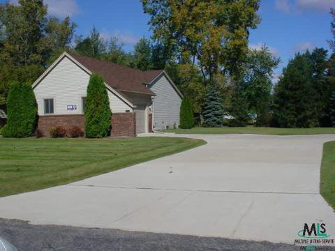 8611 22 Mile Road Utica, MI 48317 - Photo 2 of 9 573371-1.JPG