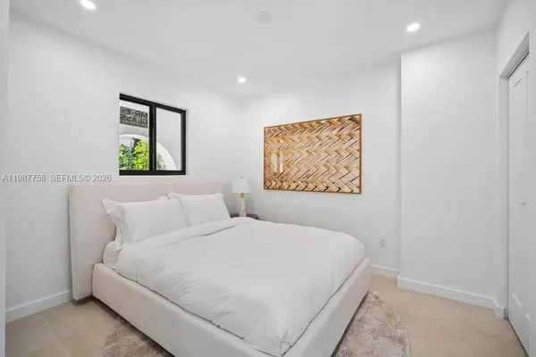 $35,000 | 5661 Pine Tree Drive, Miami Beach, FL 33140