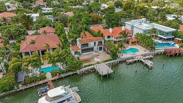 $35,000 | 5661 Pine Tree Drive, Miami Beach, FL 33140