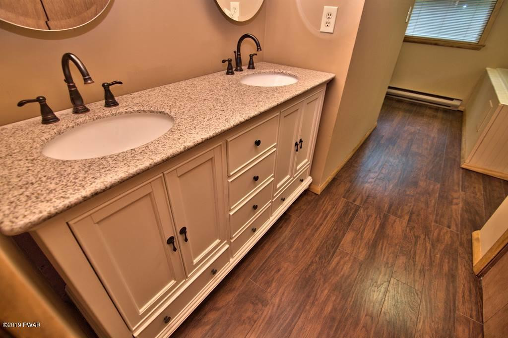 2045 Roamingwood Road Lake Ariel, PA 18436 - Photo 23 of 88