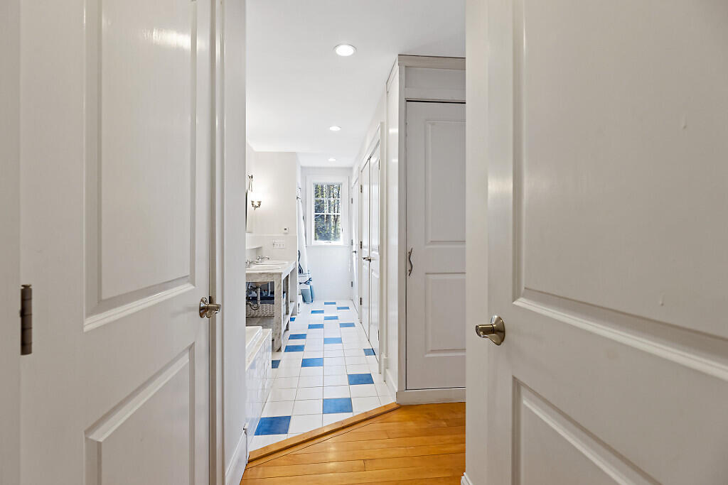 183 Mountain Road Falmouth, ME 04105 - Photo 32 of 65 32_BP5A0613_DxO_mls