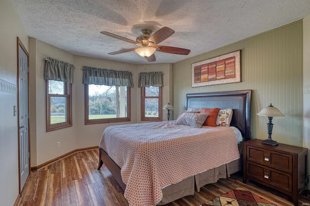 $539,500 | 1722 West New Hope Road, Boonville, IN 47601