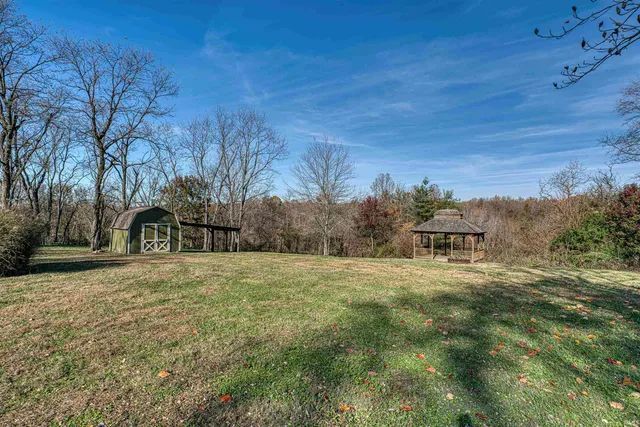 $539,500 | 1722 West New Hope Road, Boonville, IN 47601