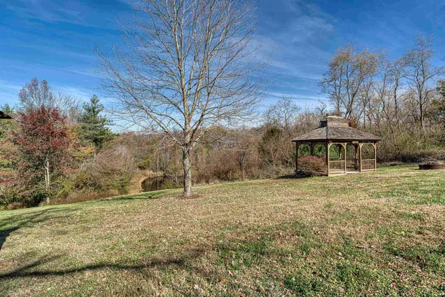 $539,500 | 1722 West New Hope Road, Boonville, IN 47601