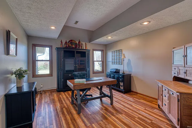 $539,500 | 1722 West New Hope Road, Boonville, IN 47601