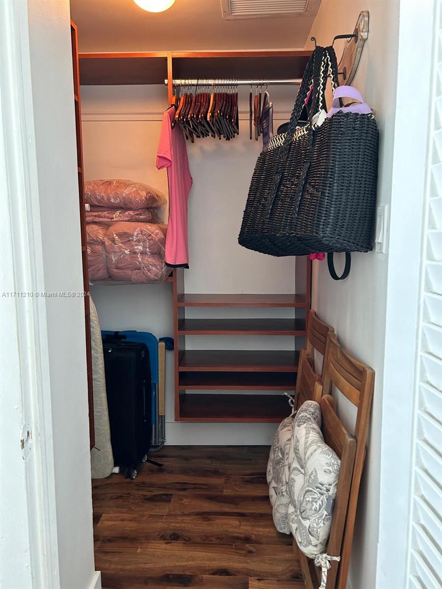 100 Lincoln Road, Unit PH7 Miami Beach, FL 33139 - Photo 15 of 38