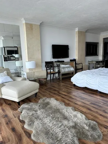 $6,000 | 100 Lincoln Road, Unit PH7, Miami Beach, FL 33139