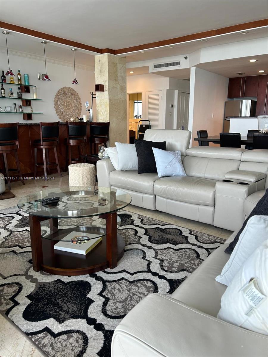 100 Lincoln Road, Unit PH7 Miami Beach, FL 33139 - Photo 3 of 38