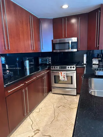 $6,000 | 100 Lincoln Road, Unit PH7, Miami Beach, FL 33139