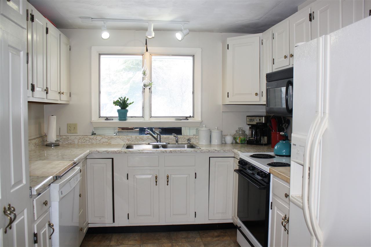 21 Painter Hills Road Middlebury, VT 05753 - Photo 2 of 18