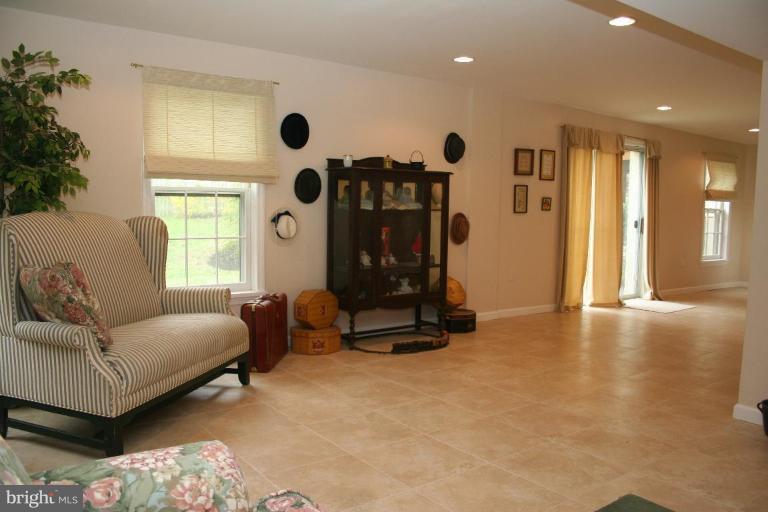 8965 Scott Street Springfield, VA 22153 - Photo 16 of 30 Recreation Room #2