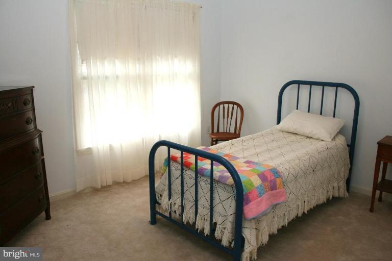8965 Scott Street Springfield, VA 22153 - Photo 25 of 30 second Bedroom