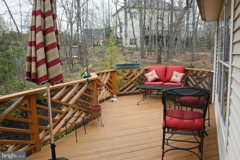 8965 Scott Street Springfield, VA 22153 - Photo 27 of 30 Deck