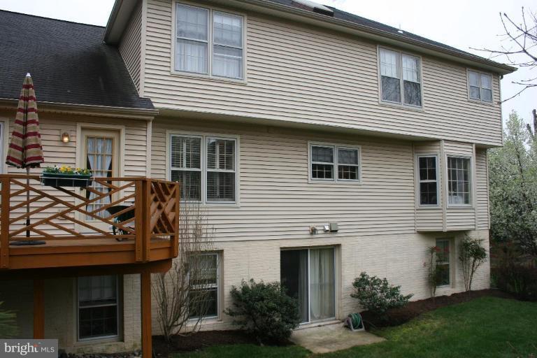 8965 Scott Street Springfield, VA 22153 - Photo 29 of 30 Close Up of Rear Exterior