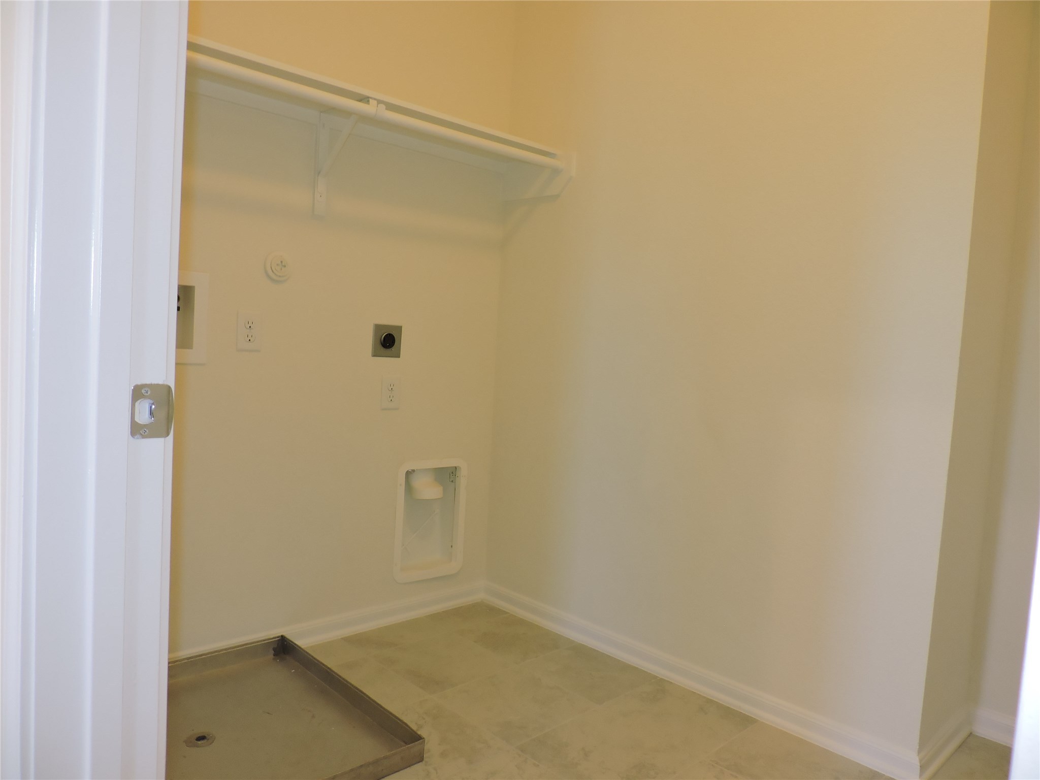 1122 Epworth Ct. Conroe, TX 77304 - Photo 28 of 35 a view of a small space