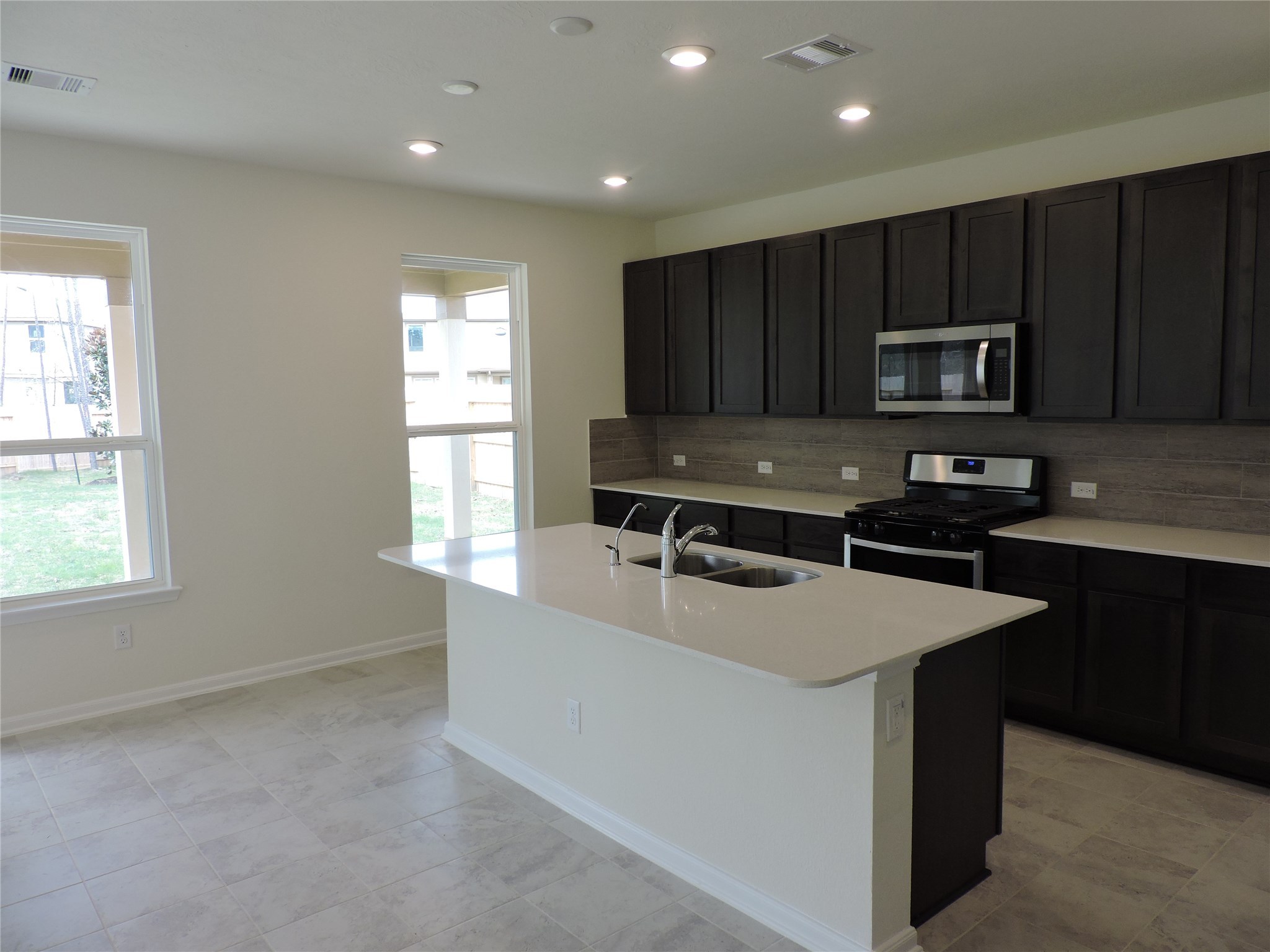 1122 Epworth Ct. Conroe, TX 77304 - Photo 9 of 35