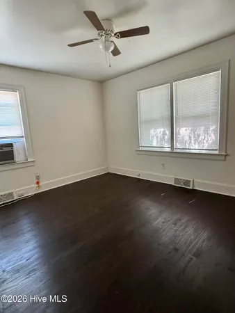 $1,000 | 607 East 4th Street, Greenville, NC 27858