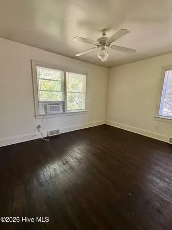 $1,000 | 607 East 4th Street, Greenville, NC 27858