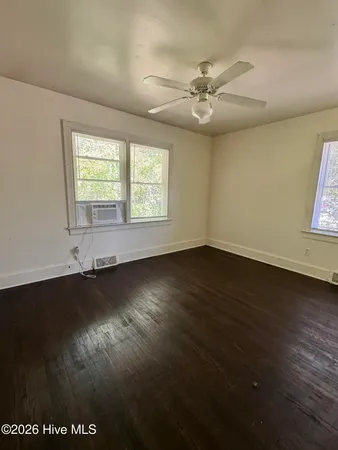 $1,000 | 607 East 4th Street, Greenville, NC 27858