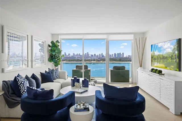 $9,500 | 650 West Avenue, Unit 1407, Miami Beach, FL 33139