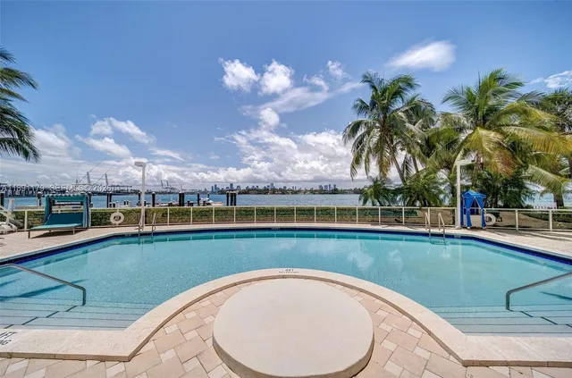 $9,500 | 650 West Avenue, Unit 1407, Miami Beach, FL 33139