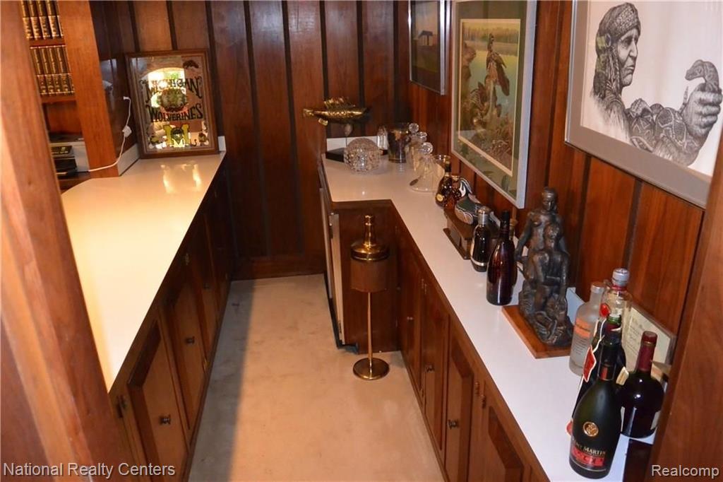 32671 Valley Ridge Drive Beverly Hills, MI 48025 - Photo 2 of 57