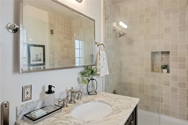 $2,199,000 | 525 Manhattan Beach Boulevard, Manhattan Beach, CA 90266