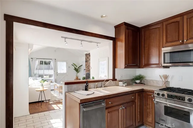 $2,199,000 | 525 Manhattan Beach Boulevard, Manhattan Beach, CA 90266