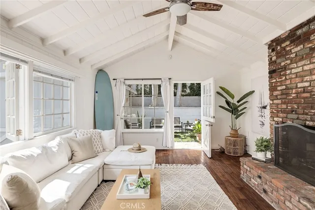 $2,199,000 | 525 Manhattan Beach Boulevard, Manhattan Beach, CA 90266