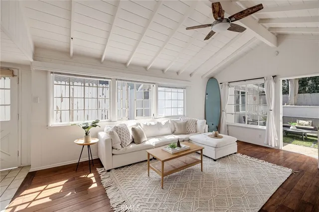 $2,199,000 | 525 Manhattan Beach Boulevard, Manhattan Beach, CA 90266