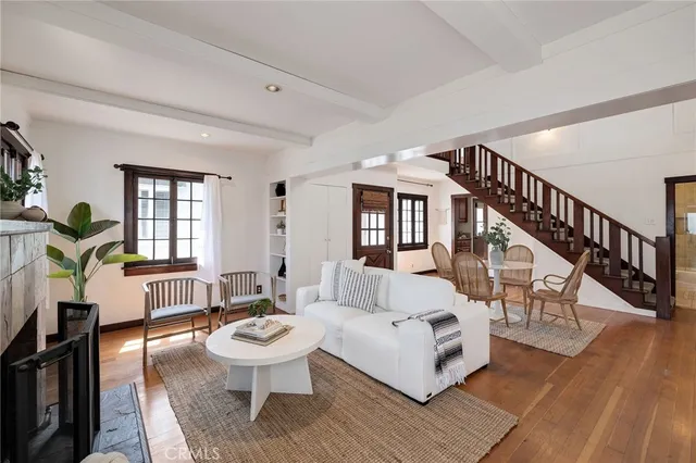 $2,199,000 | 525 Manhattan Beach Boulevard, Manhattan Beach, CA 90266