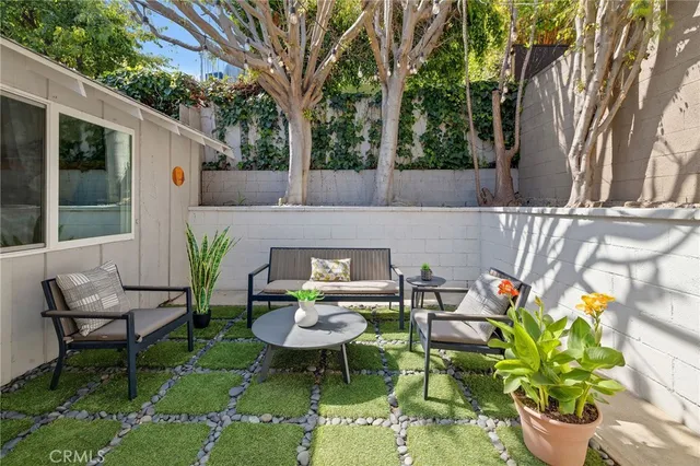 $2,199,000 | 525 Manhattan Beach Boulevard, Manhattan Beach, CA 90266