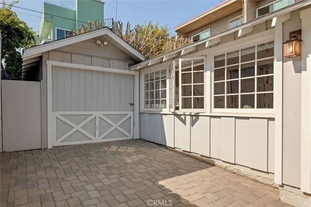 $2,199,000 | 525 Manhattan Beach Boulevard, Manhattan Beach, CA 90266