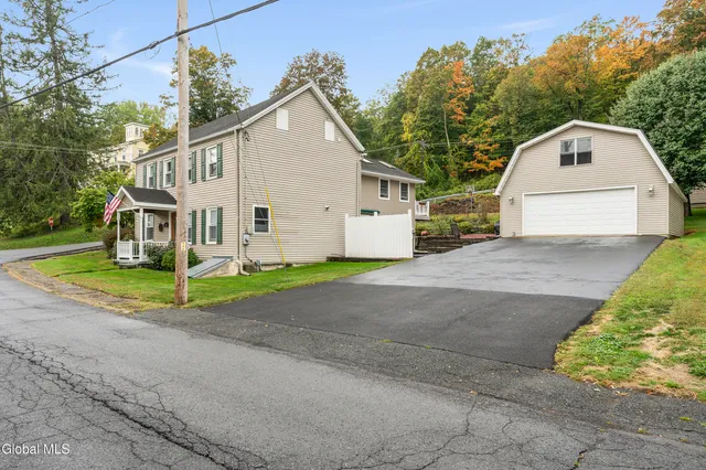 $550,000 | 293 Main Street, New Baltimore, NY 12124