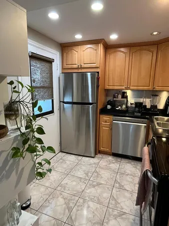 $2,350 | 3475 North Country Club Drive, Unit 312, Aventura, FL 33180