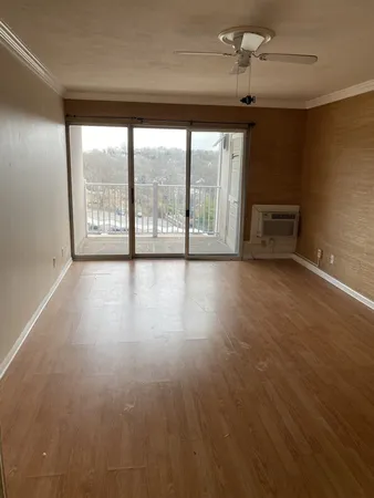 $1,000 | 3415 West End Avenue, Unit 811E, Nashville, TN 37203