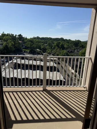 $1,000 | 3415 West End Avenue, Unit 811E, Nashville, TN 37203