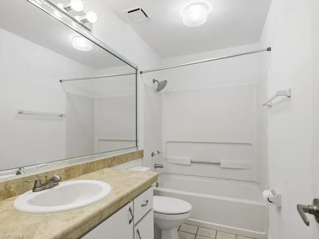 $1,650 | 4130 Looking Glass Lane, Unit 3802, Naples, FL 34112