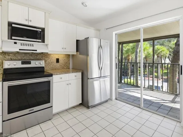 $1,650 | 4130 Looking Glass Lane, Unit 3802, Naples, FL 34112