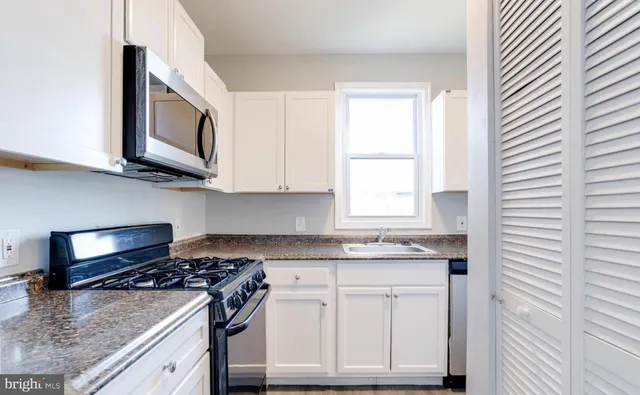 $1,350 | 3007 Oakley Avenue, Unit 2, Baltimore, MD 21215