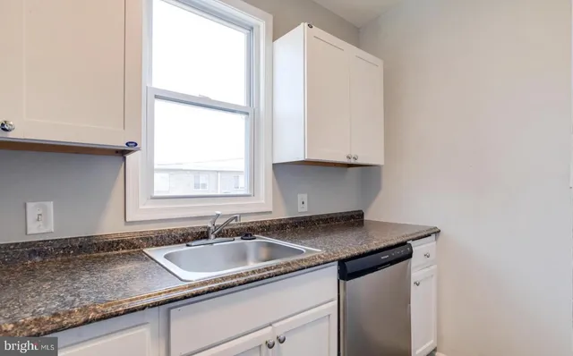 $1,350 | 3007 Oakley Avenue, Unit 2, Baltimore, MD 21215
