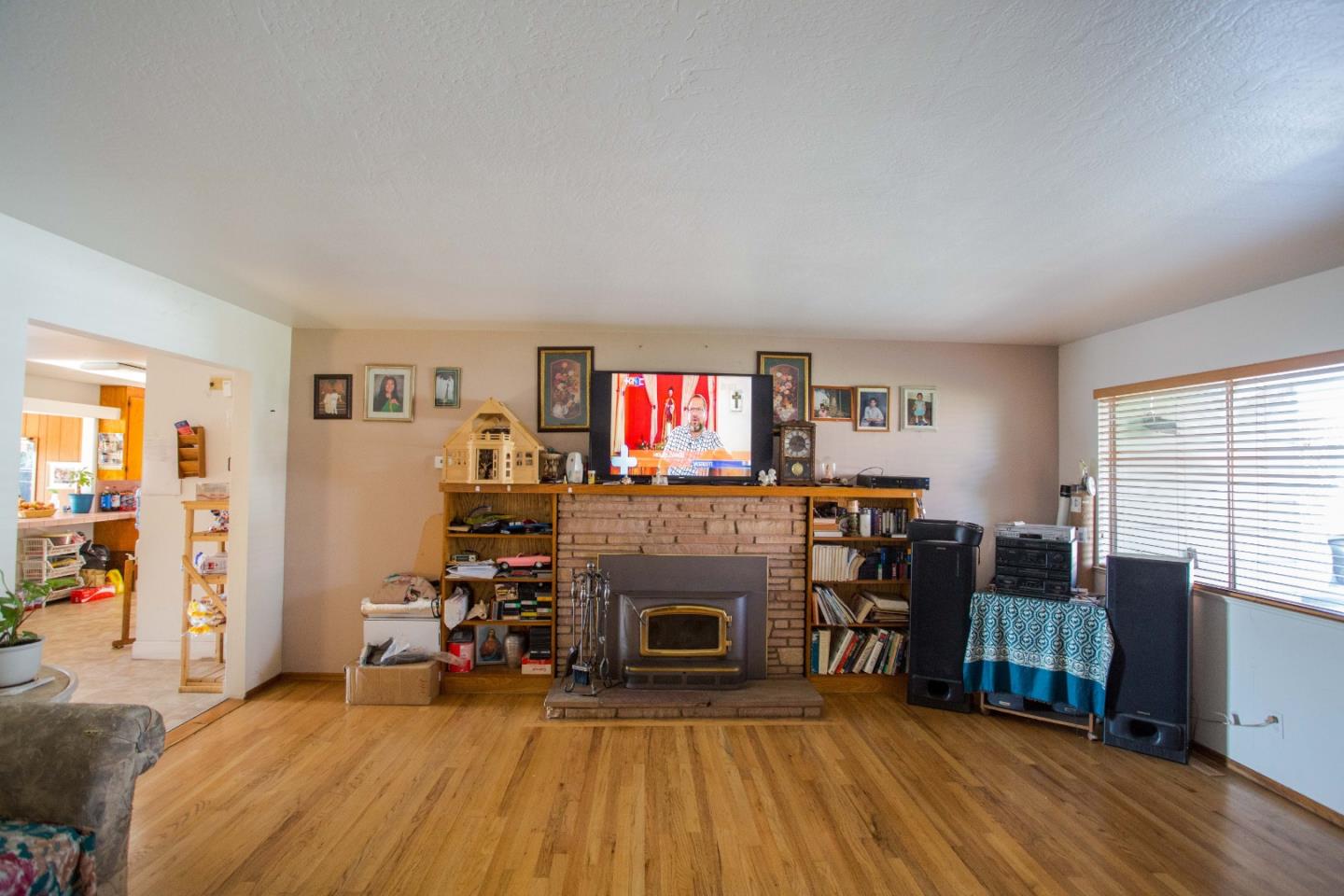 208 Arthur Road Watsonville, CA 95076 - Photo 5 of 16 Gallery Image 5