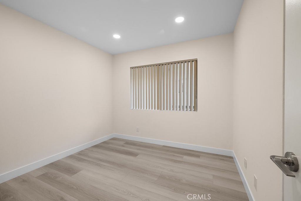 1485 East Wilson Avenue, Unit M Glendale, CA 91206 - Photo 10 of 19 a view of an empty room