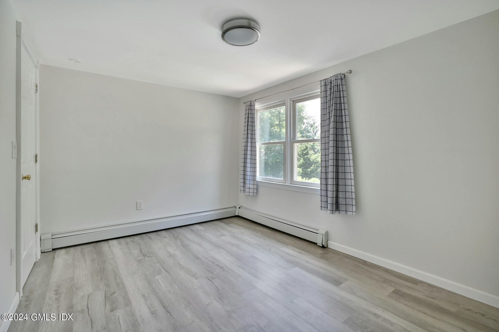 88 Indian Field Road Greenwich, CT 06830 - Photo 27 of 46 upstairs bedroom 2