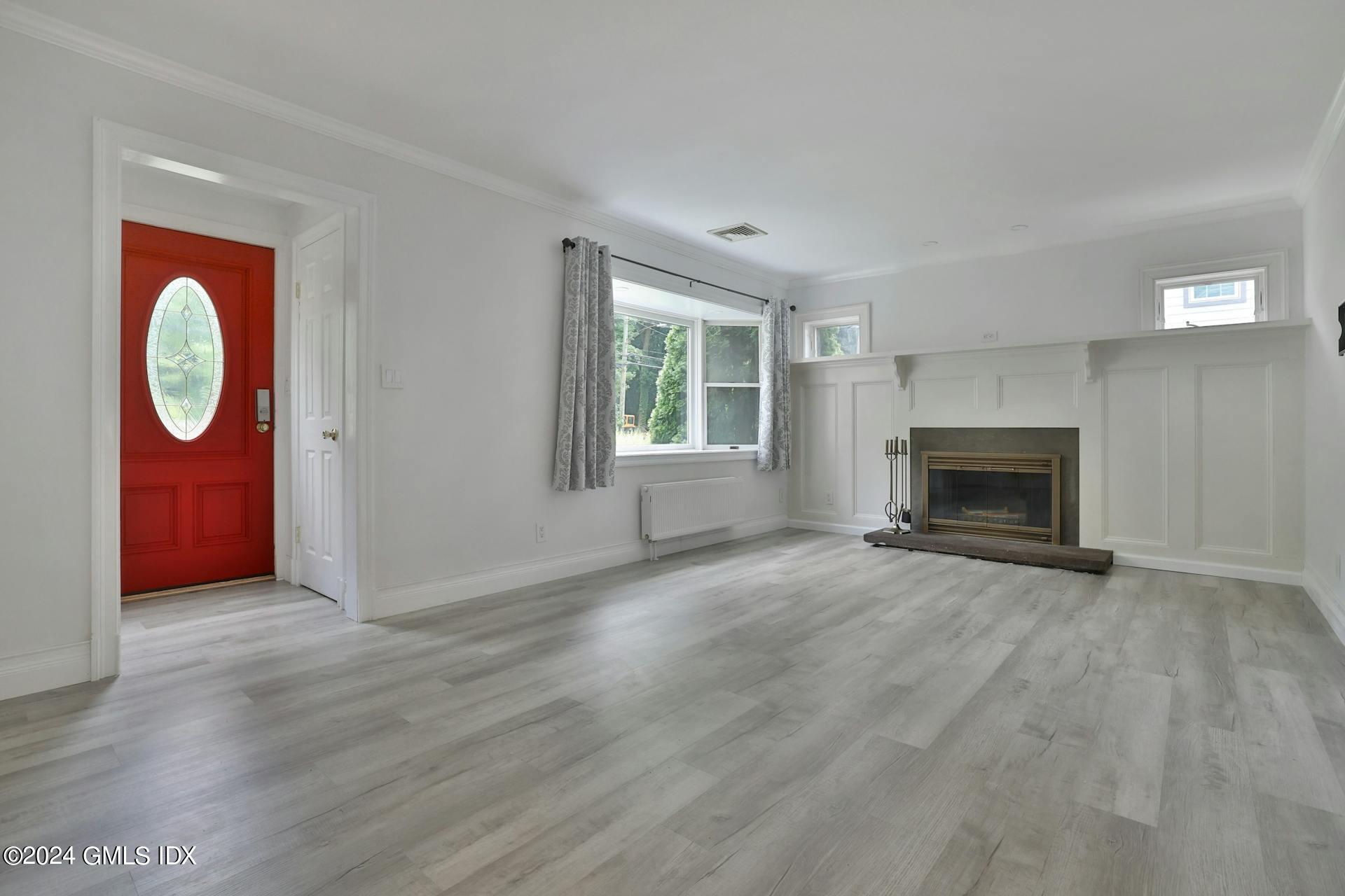 88 Indian Field Road Greenwich, CT 06830 - Photo 4 of 46 living room 1