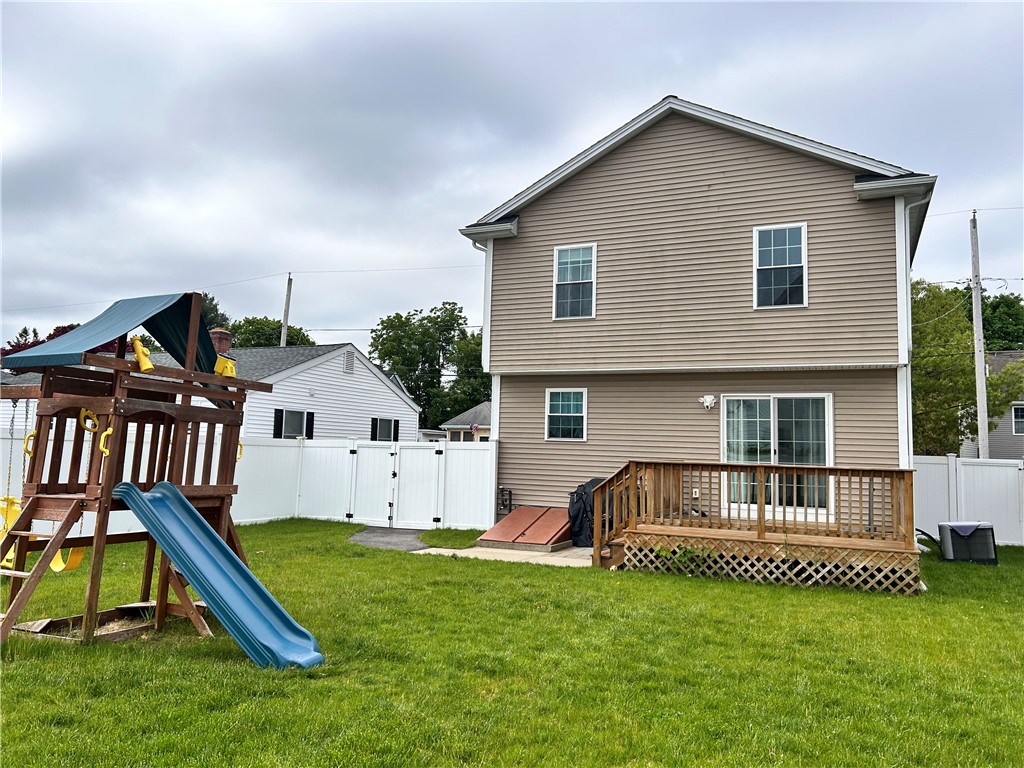 118 Whittier Road Pawtucket, RI 02861 - Photo 16 of 16